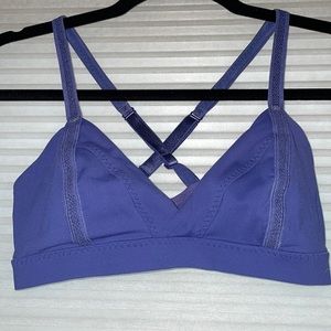 Lululemon Royal purple sports bra. Size 4, Crisscross straps, adjustable, rare!!